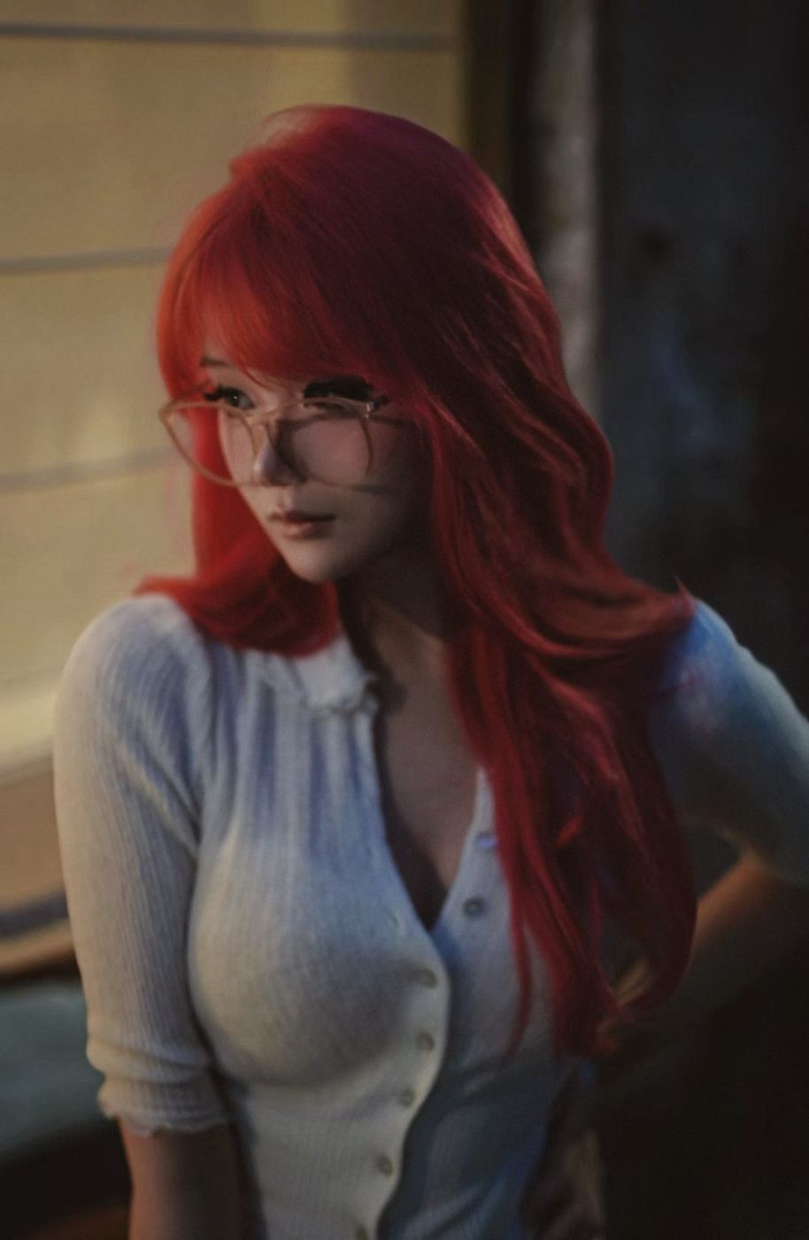 Delphine — portrait
